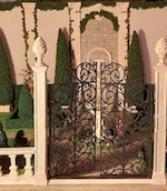 Paloma Mohino Manrique has designed and built this beautiful garden with fountain, benches, pilasters and garden features. Beautiful it reminds me of summer